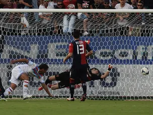Late goal downs 10-man Catania