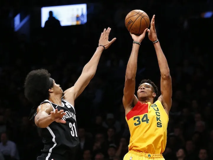 Antetokounmpo stars as Milwaukee Bucks beat Brooklyn Nets