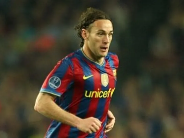 Milito quits Barca for Independiente