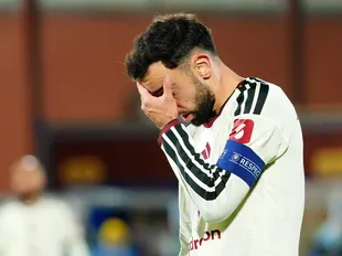 “Absolute disgrace”: Man Utd captain Fernandes severely slammed for bombshell Carrick comments