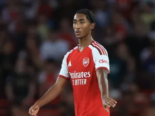 Arsenal prospect sets "attacking" objective as Gunners confirm first professional contract