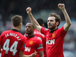 Moyes hails "terrific" Mata