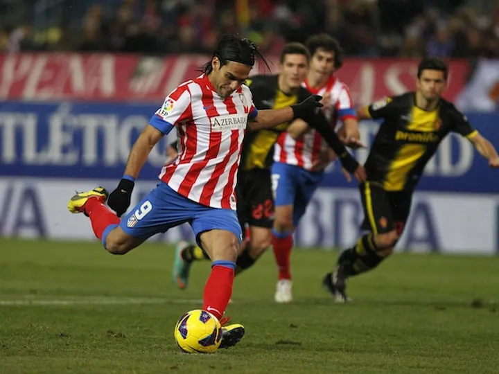 Atletico too good for Zaragoza