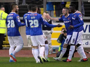 Amoo double downs 10-man Posh