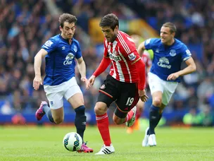 Everton, Sunderland level at break