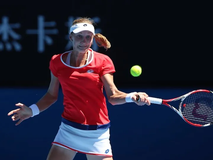 Makarova powers into third round