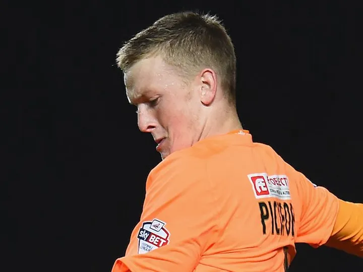 Sunderland's Jordan Pickford joins Preston