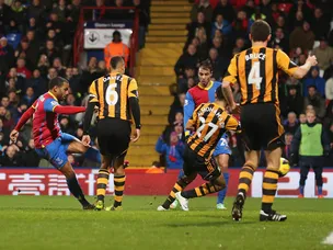 Puncheon earns Palace three points