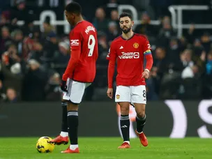 Man United boss Erik ten Hag plays down Anthony Martial row