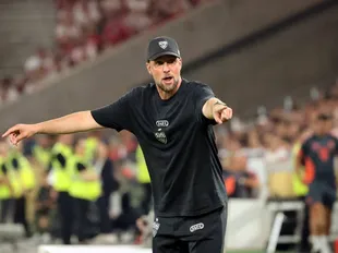 Stuttgart's Champions League chase: Sunday's Bundesliga predictions and previews