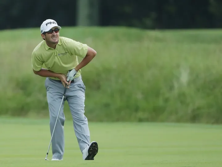 Thunderstorms hamper US Open first round