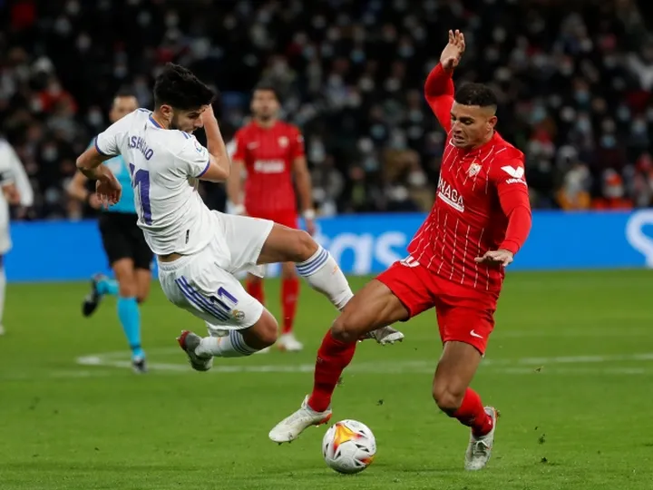 Man City, Liverpool, Newcastle 'suffer blow in Carlos pursuit'