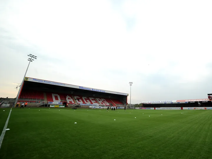Azeez extends Dagenham stay