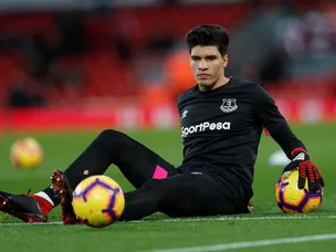 Everton without two goalkeepers for Man City quarter-final