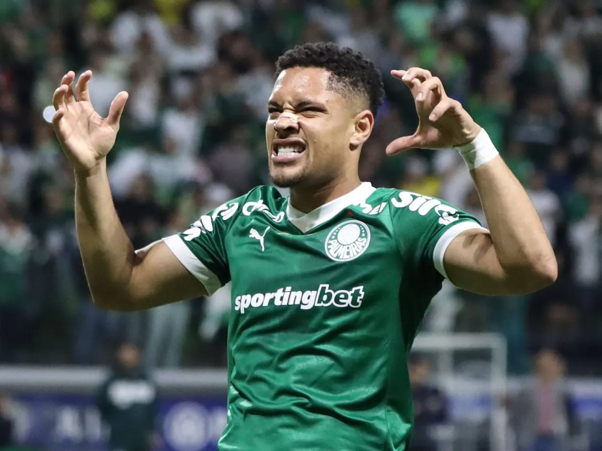 Man Utd among Premier League trio 'eyeing' former Barcelona striker