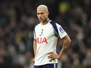 "We have to speak" - De Zerbi issues update on Richarlison's Tottenham future