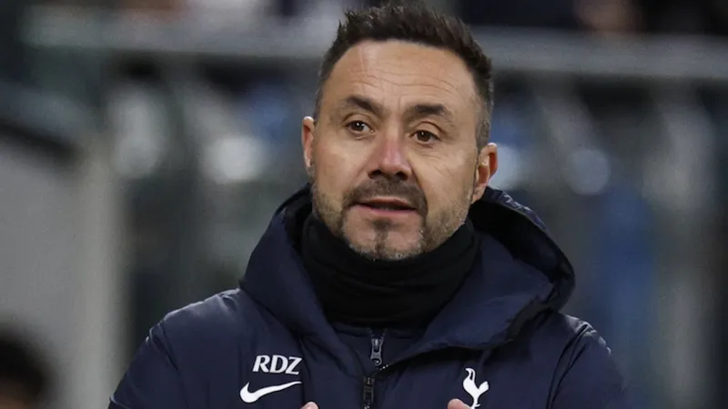 No Fernandes but more minutes in the bank as Spurs draw with Sydney FC