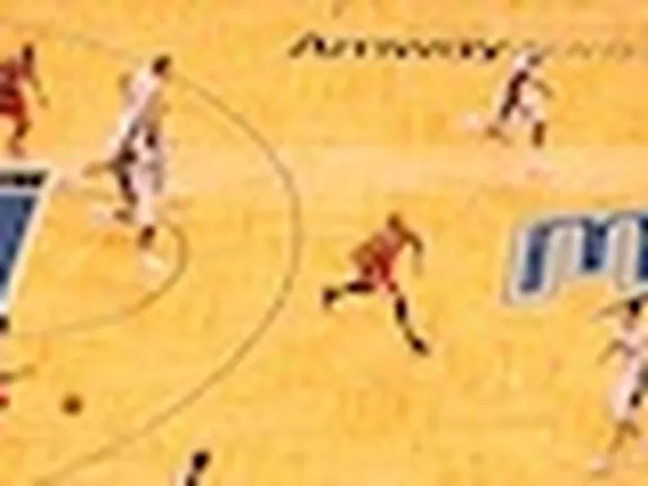 Davis not worried about shoulder