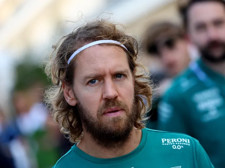 Vettel makes flying visit to Monaco paddock