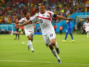 Bryan Ruiz leads line for Sporting