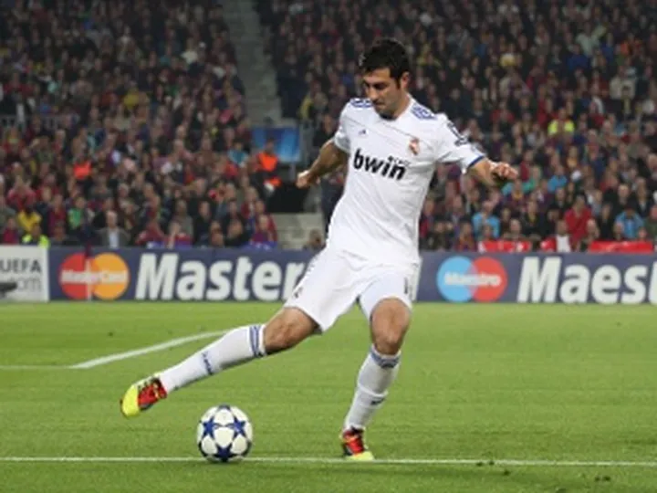 Raul Albiol set to snub English trio