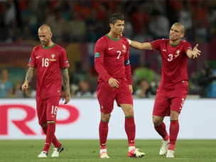 Ronaldo fires Portugal to victory