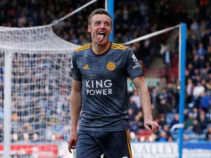 Rodgers hails "hungry" Vardy