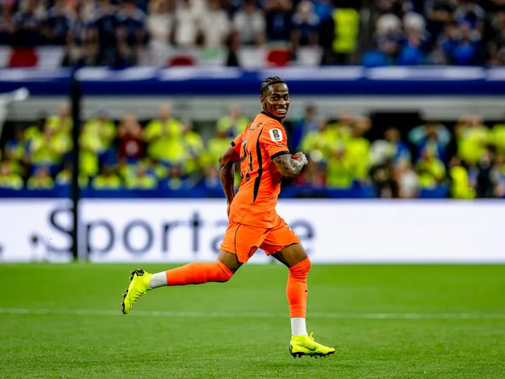 Summerville stars in dramatic draw: Winger's World Cup goal shows exactly why PSG want him