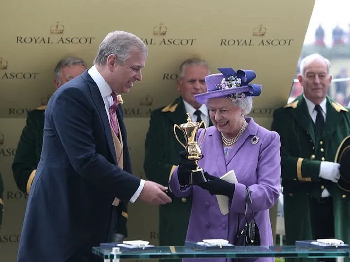 Queen's horse wins Royal Ascot Gold Cup
