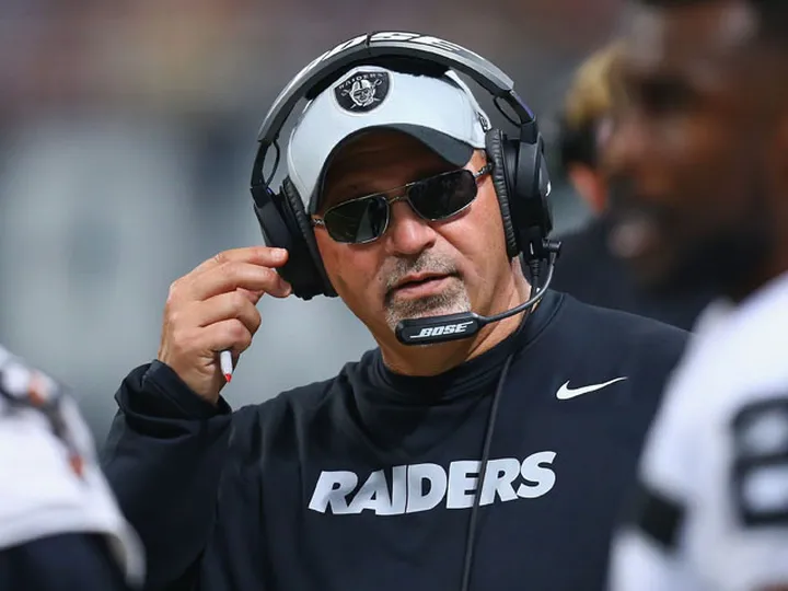 Carr praises Sparano's coaching