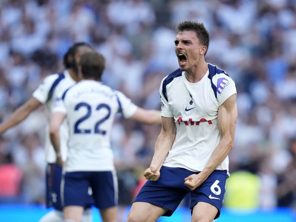 Sunday's Premier League results and roundup: Spurs survive, West Ham relegated as Chelsea miss out on Europe