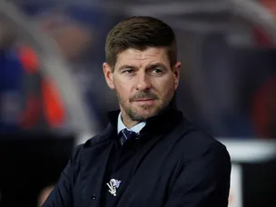 Steven Gerrard reserves special praise for "outstanding" Steven Davis