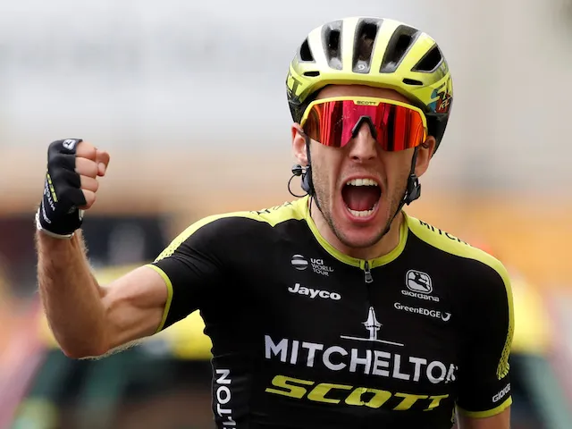 Simon Yates turns up heat on Egan Bernal