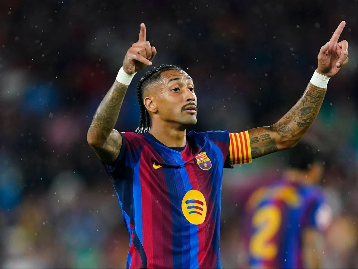 Raphinha reveals dream Barcelona scenario as Brazilian confirms contract talks
