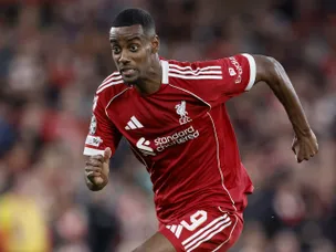 Isak, Bradley, Leoni latest: Liverpool injury and suspension list vs. Marseille