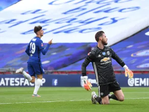 Ole Gunnar Solskjaer refuses to rule out dropping David de Gea after latest error