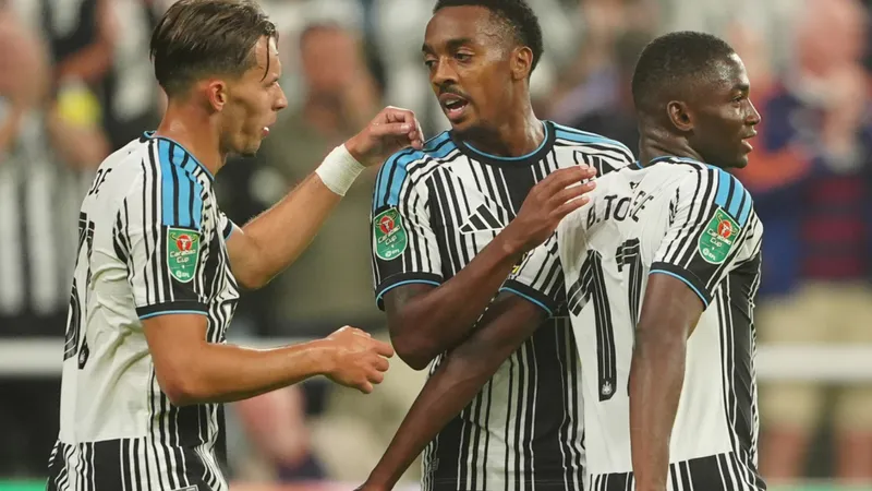 Man Utd and Arsenal 'keep a close eye' on £43m-valued Prem talent