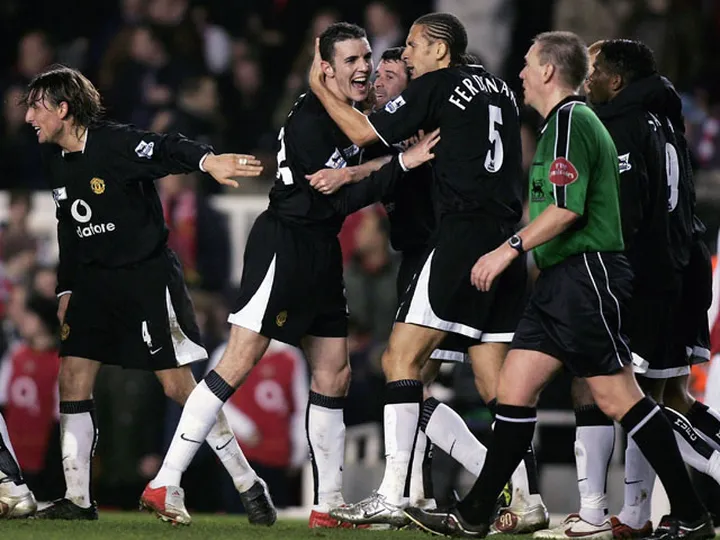 OTD: Tempers flare between Arsenal, Man United