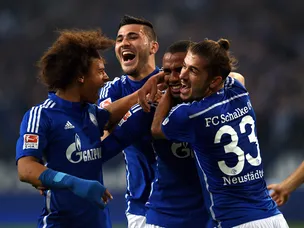 Schalke cruise past Frankfurt