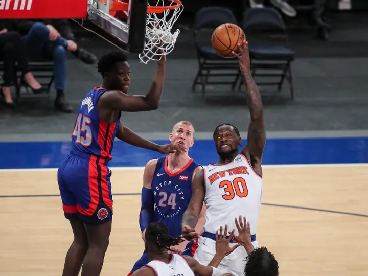 NBA roundup: Julius Randle inspires Knicks to win over Pistons