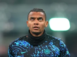 Akan-t believe it! Man City loanee makes shocking mistake as Inter dumped out