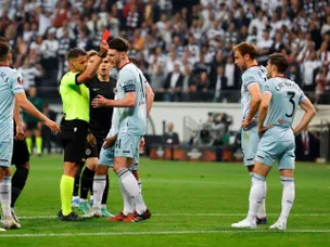 Cresswell, Moyes see red as Frankfurt knock out West Ham to reach EL final
