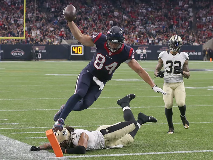 Texans tame struggling Saints