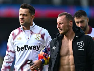 Wolves among six clubs 'eyeing moves' for Premier League free agent