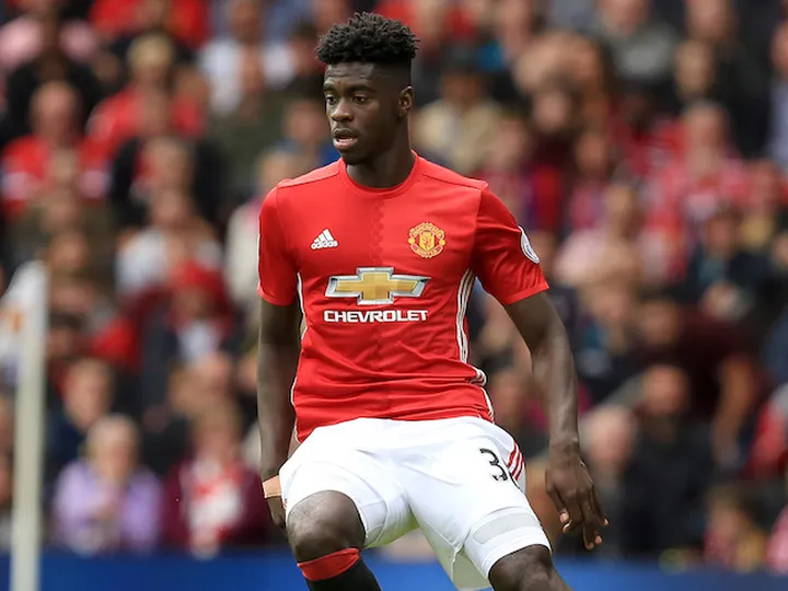 Axel Tuanzebe to stay at Aston Villa?