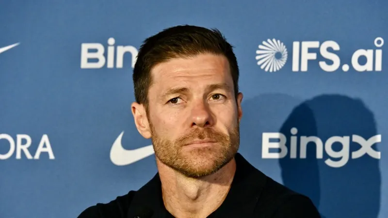 "Some things might happen": Alonso speaks on Chelsea transfer plans