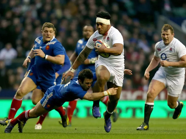 England keep Grand Slam hopes alive