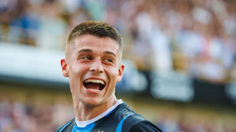 Arsenal among 'frontrunners' in race for in-form striker