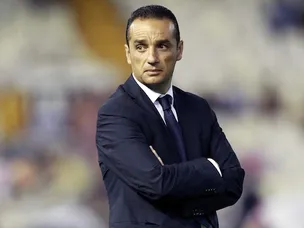Ten-man Bilbao hang on at Deportivo