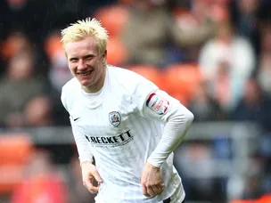 Perkins rescues a point for Barnsley